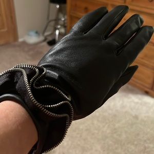 Massimo women’s leather gloves